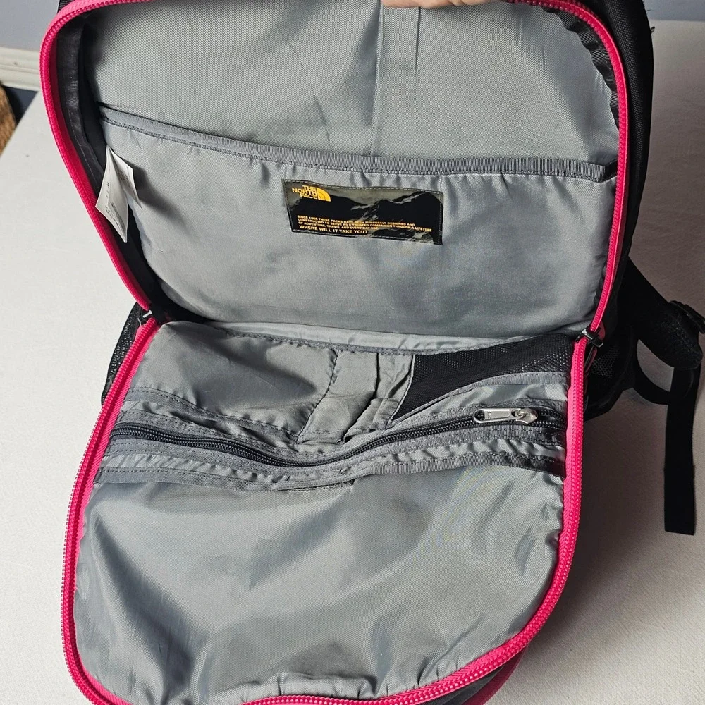 The North Face Pivoter Backpack Black Pink FlexVent Laptop School Bag